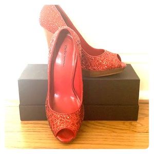 Red glitter peep-toe pumps